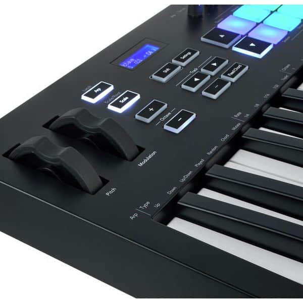 Novation Launchkey 37 MK3 