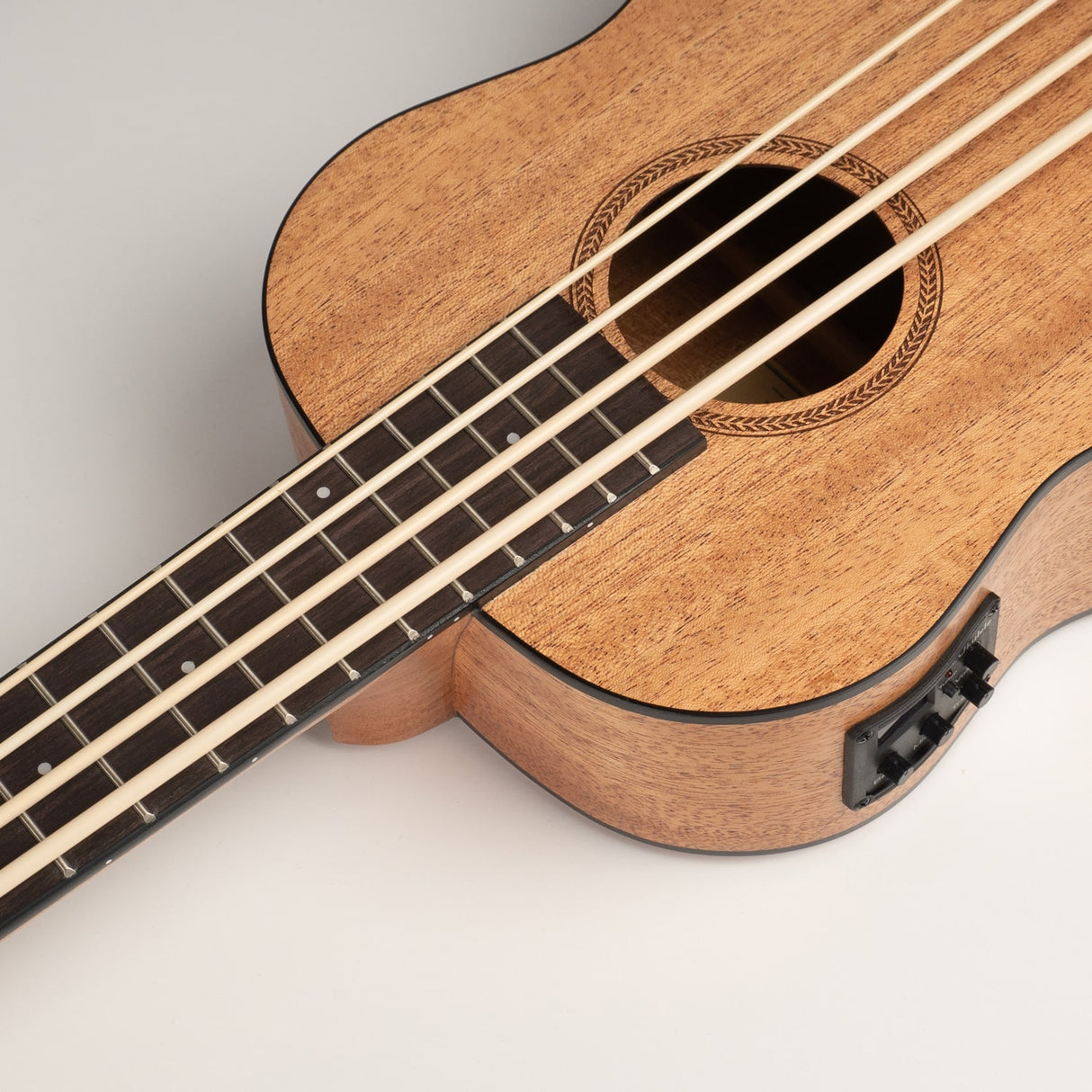 Cascha Bass-Ukulele Mahagoni mit Bezug