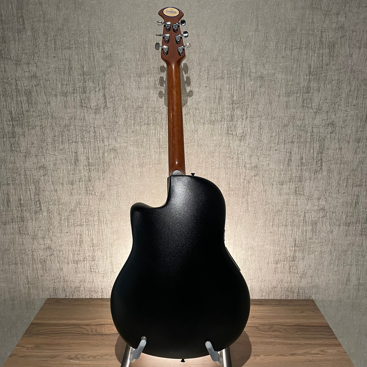 Ovation Celebrity CS 148 Occasion