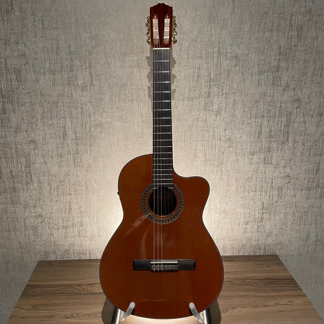 Salvador Cortez CC-10CE Student Series klassieke gitaar Occasion