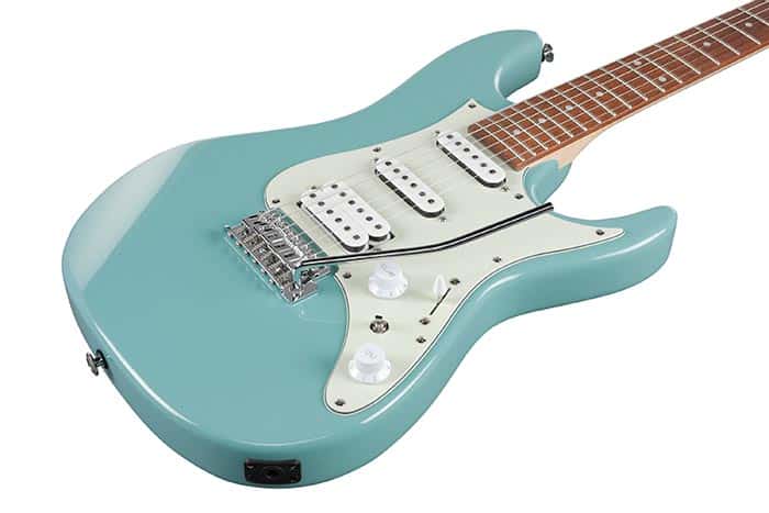 Ibanez AZES40 Puristisches Blau